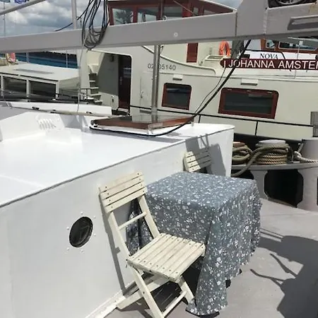 The Ship's Cabin לינה וארוחת בוקר